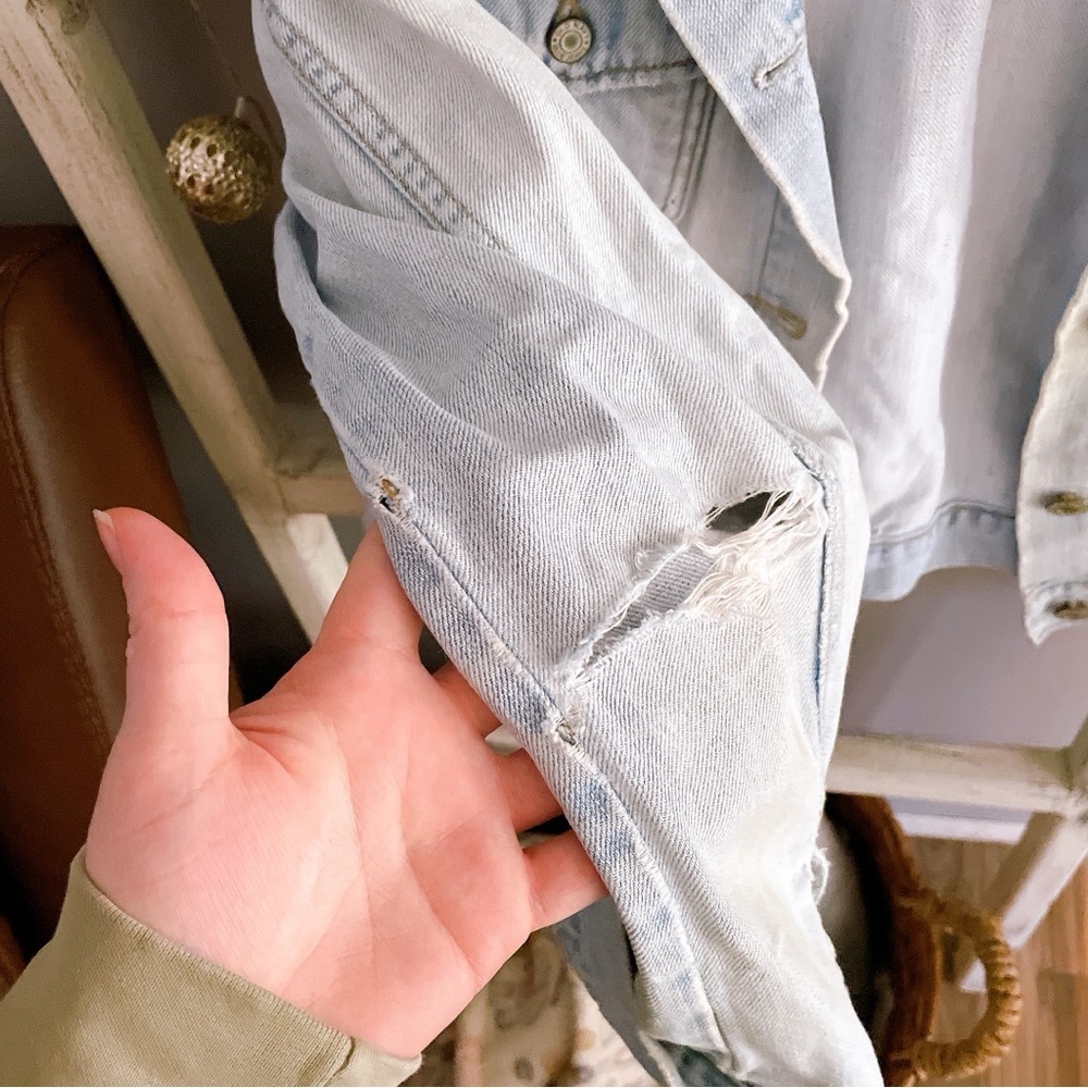 Old Navy Light Blue Embroidered Denim Jacket - Picture 4 of 8